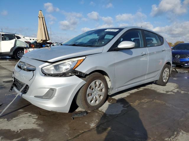 HYUNDAI ACCENT SE 2017 silver  gas KMHCT5AE5HU306252 photo #1