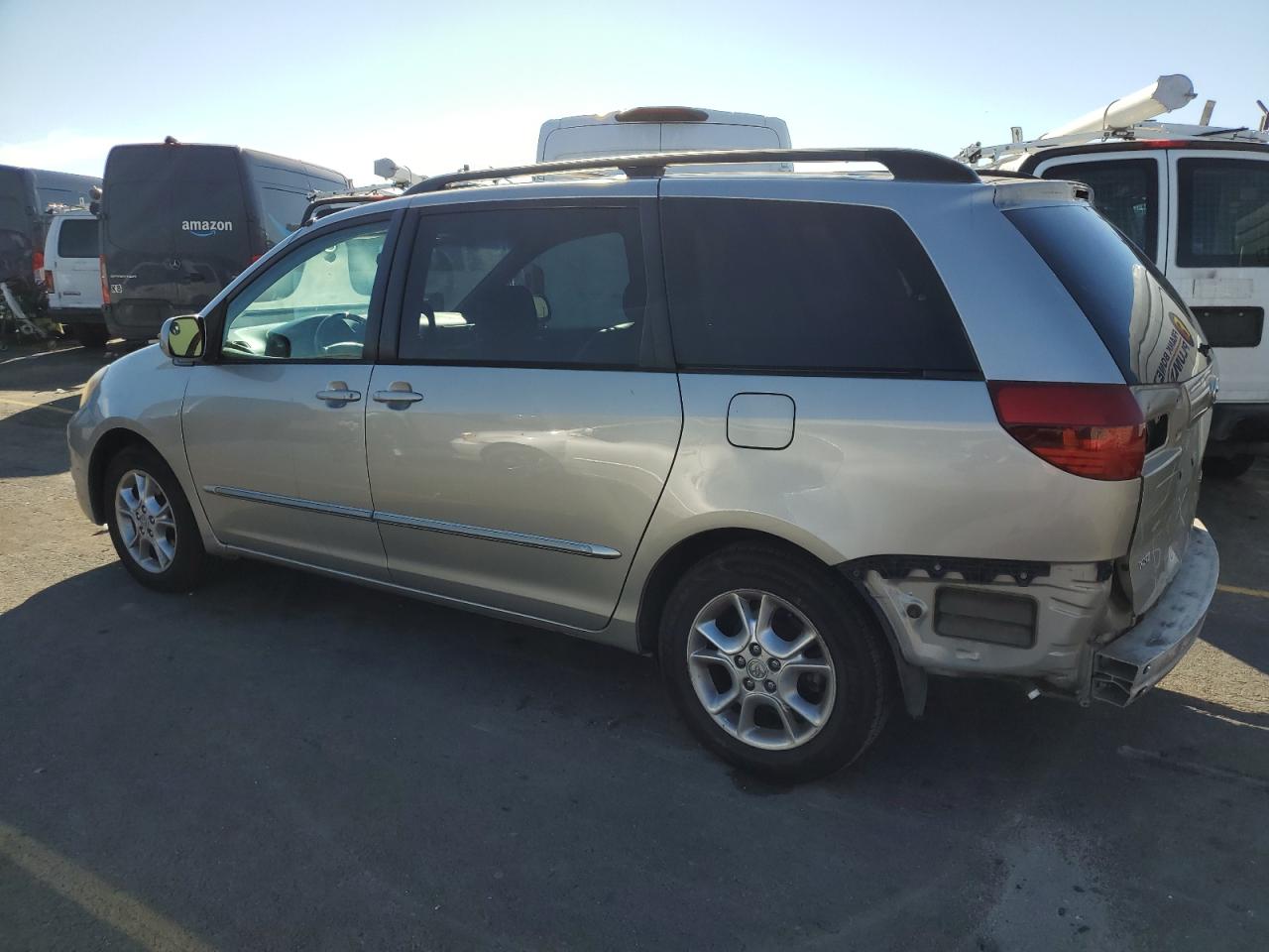 Lot #3029324745 2005 TOYOTA SIENNA XLE