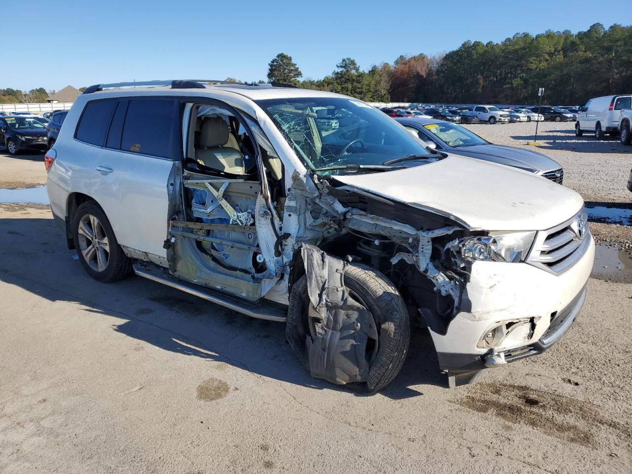 Lot #3030652096 2013 TOYOTA HIGHLANDER