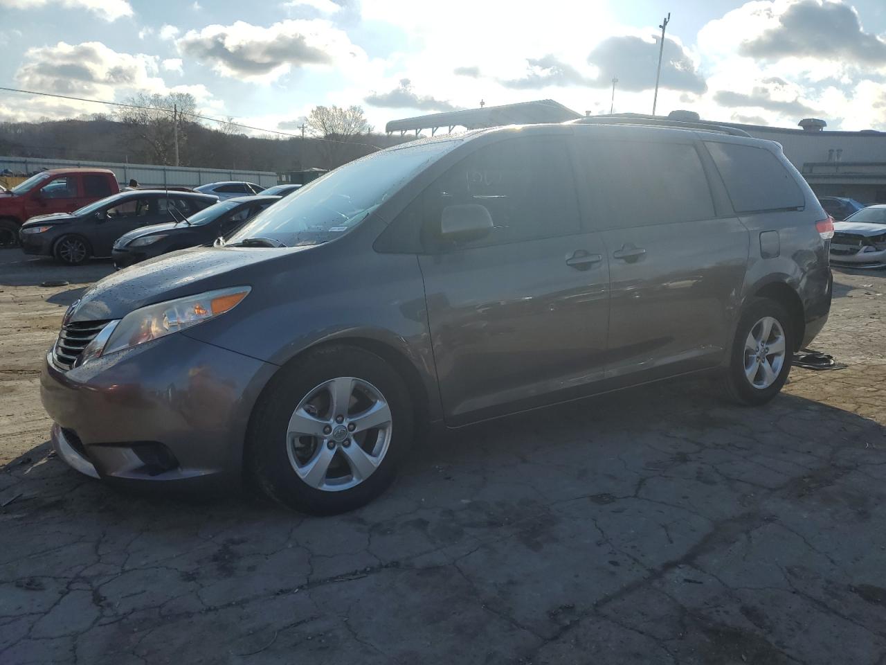 Lot #3025984998 2014 TOYOTA SIENNA LE