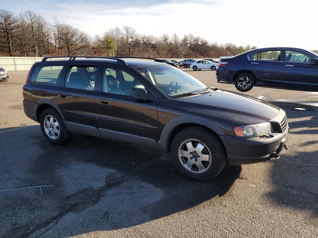 Lot #3029352694 2001 VOLVO V70 XC