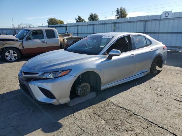 VIN 4T1B11HKXJU614173 2018 TOYOTA CAMRY no.1