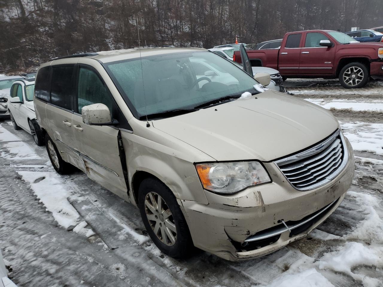 Lot #3028272811 2014 CHRYSLER TOWN & COU