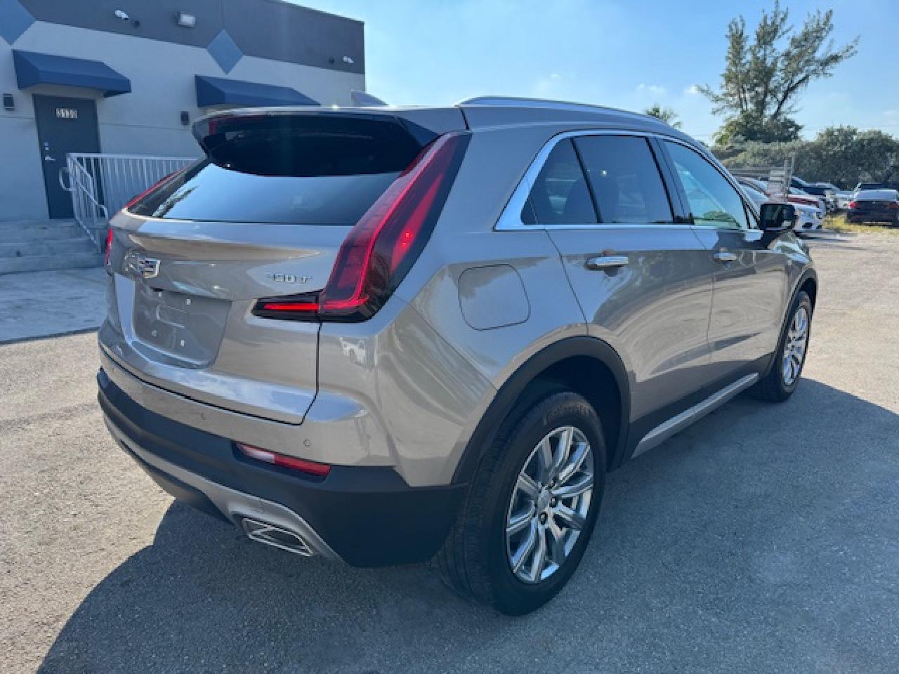 Lot #3034287098 2023 CADILLAC XT4 PREMIU