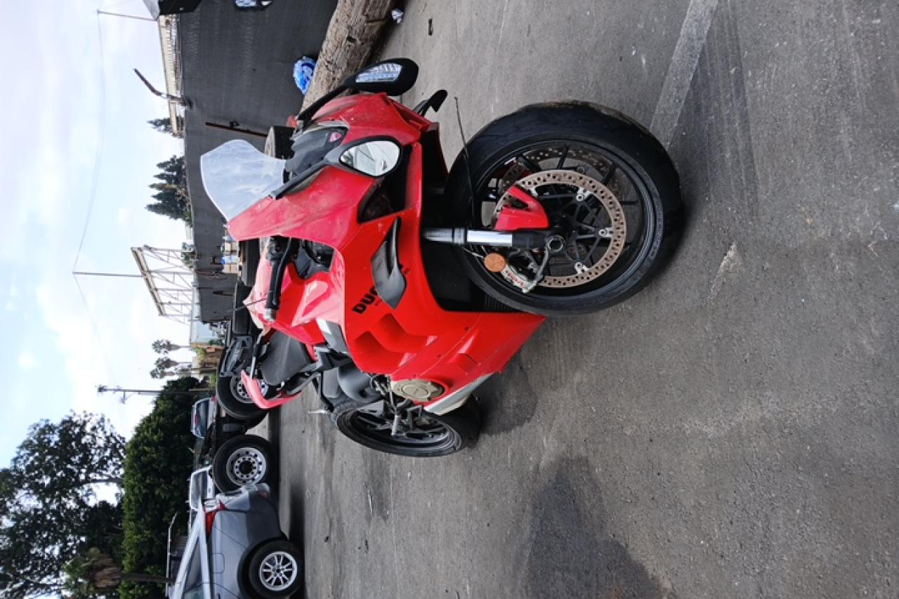 Lot #3025702313 2023 DUCATI PANIGALE V