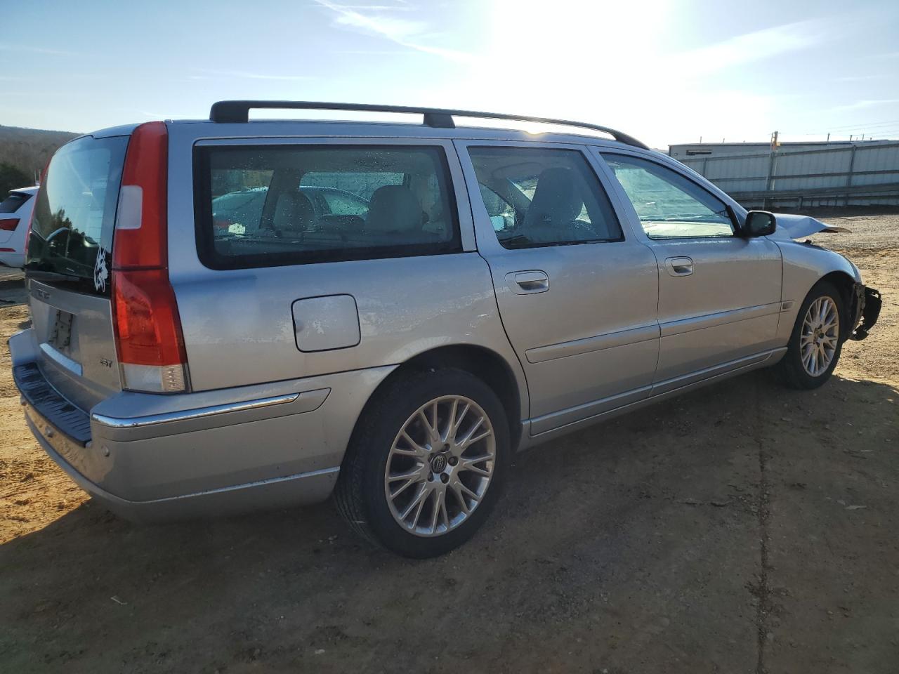 Lot #3042039194 2006 VOLVO V70 2.5T