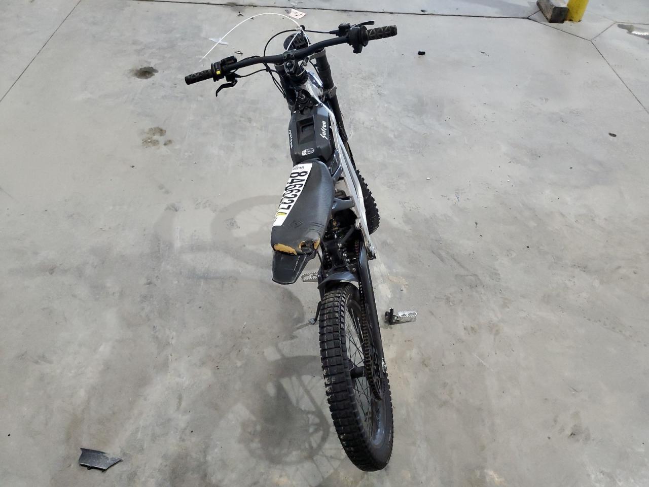 Lot #3033128991 2024 BIKE ELECTRIC B