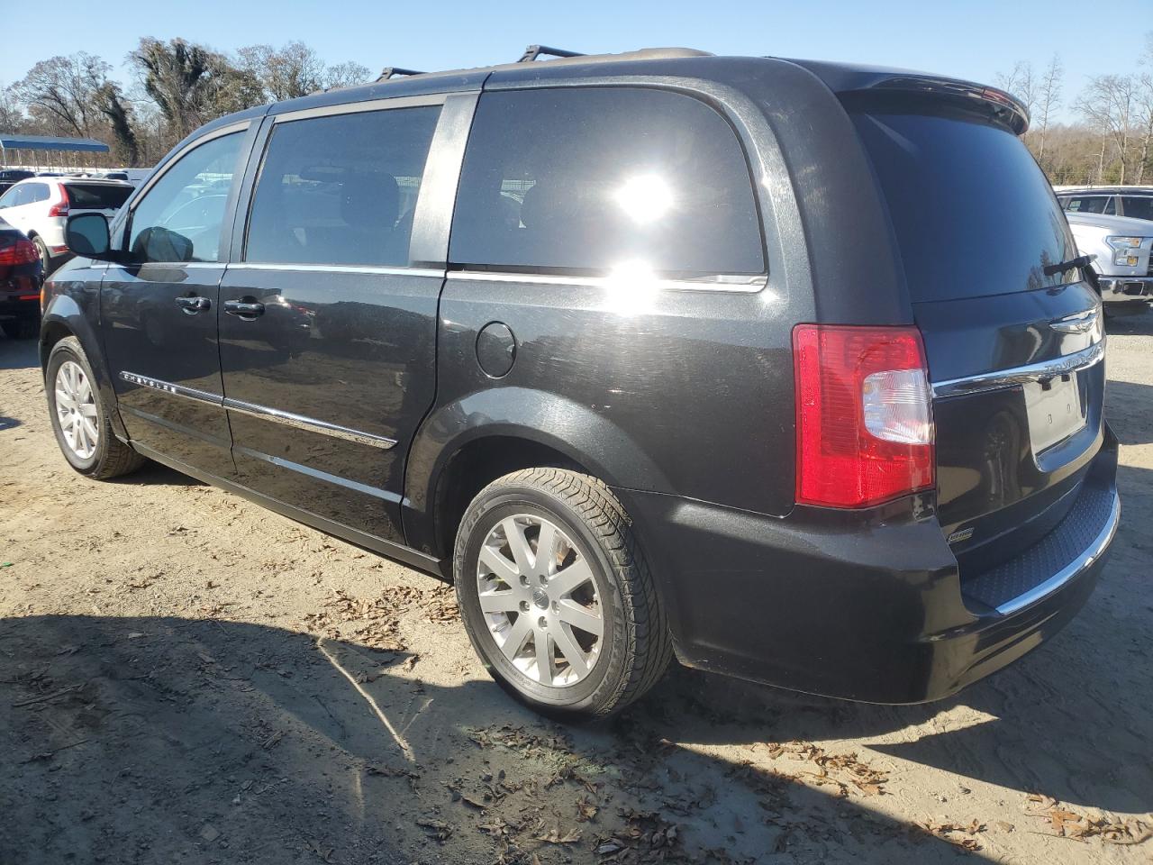 Lot #3024693642 2015 CHRYSLER TOWN & COU