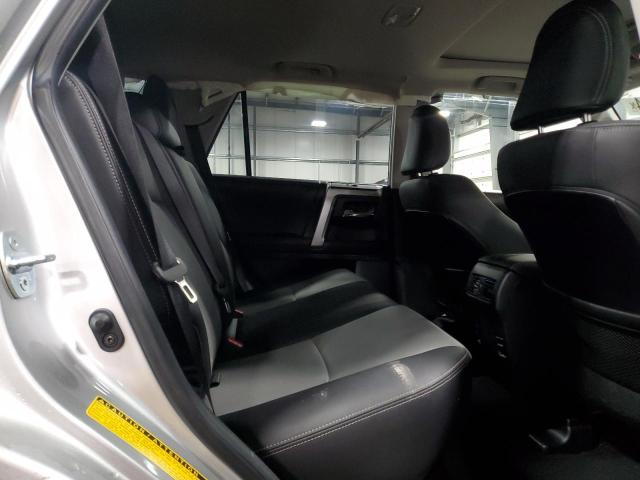 2019 TOYOTA 4RUNNER SR - JTEBU5JR1K5624303