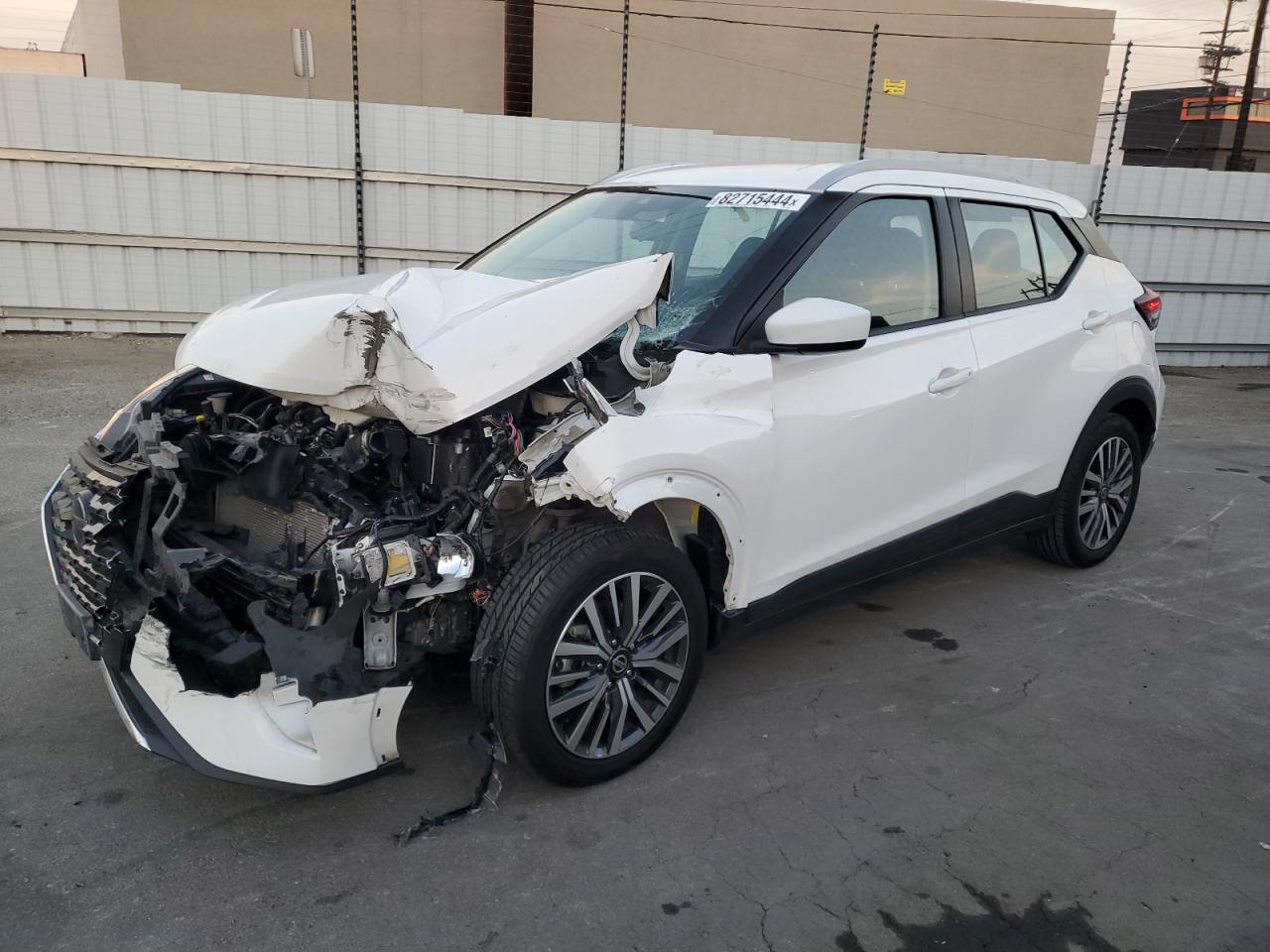  Salvage Nissan Kicks