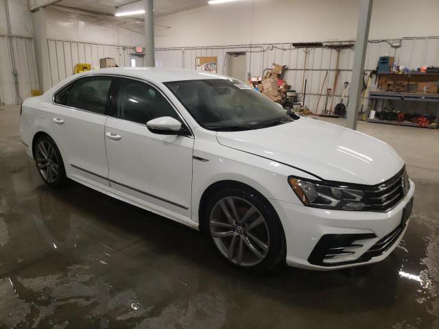 2017 VOLKSWAGEN PASSAT R-L - 1VWDT7A32HC037441