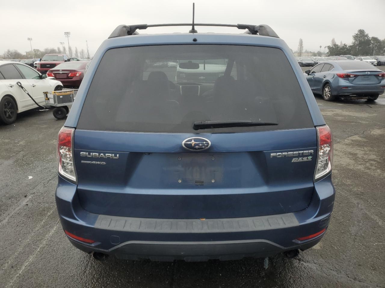 Lot #3033210817 2012 SUBARU FORESTER L