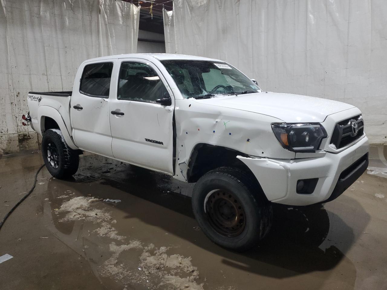 Lot #3033012042 2015 TOYOTA TACOMA DOU