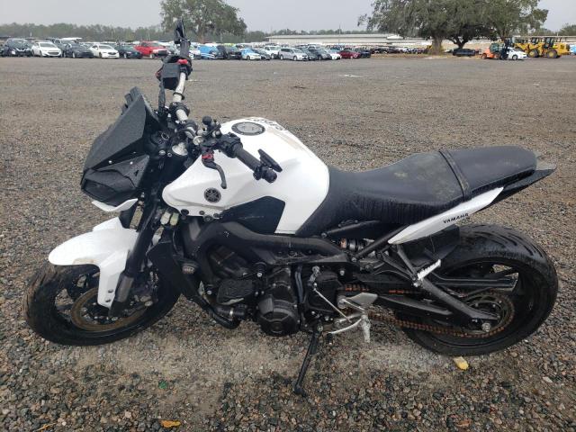 YAMAHA FZ09 2017 white  gas JYARN53E9HA001694 photo #4