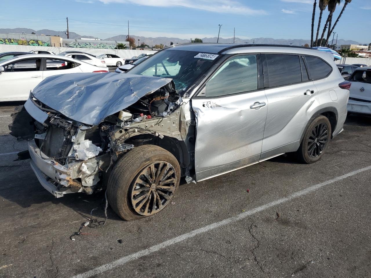 Lot #3033030057 2024 TOYOTA HIGHLANDER