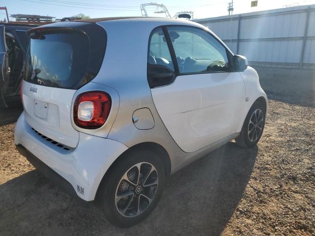 VIN WMEFJ5DA6HK219988 2017 SMART FORTWO no.3