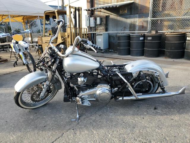 HARLEY-DAVIDSON FLHX STREE 2017 silver  gas 1HD1KBC19HB692370 photo #4