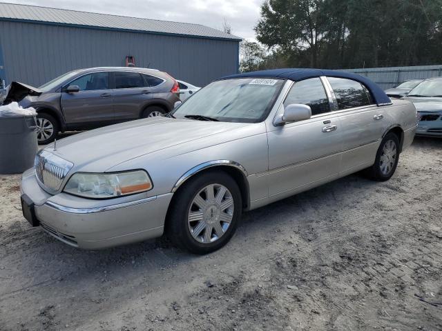 2003 LINCOLN TOWN CAR C #3041022455