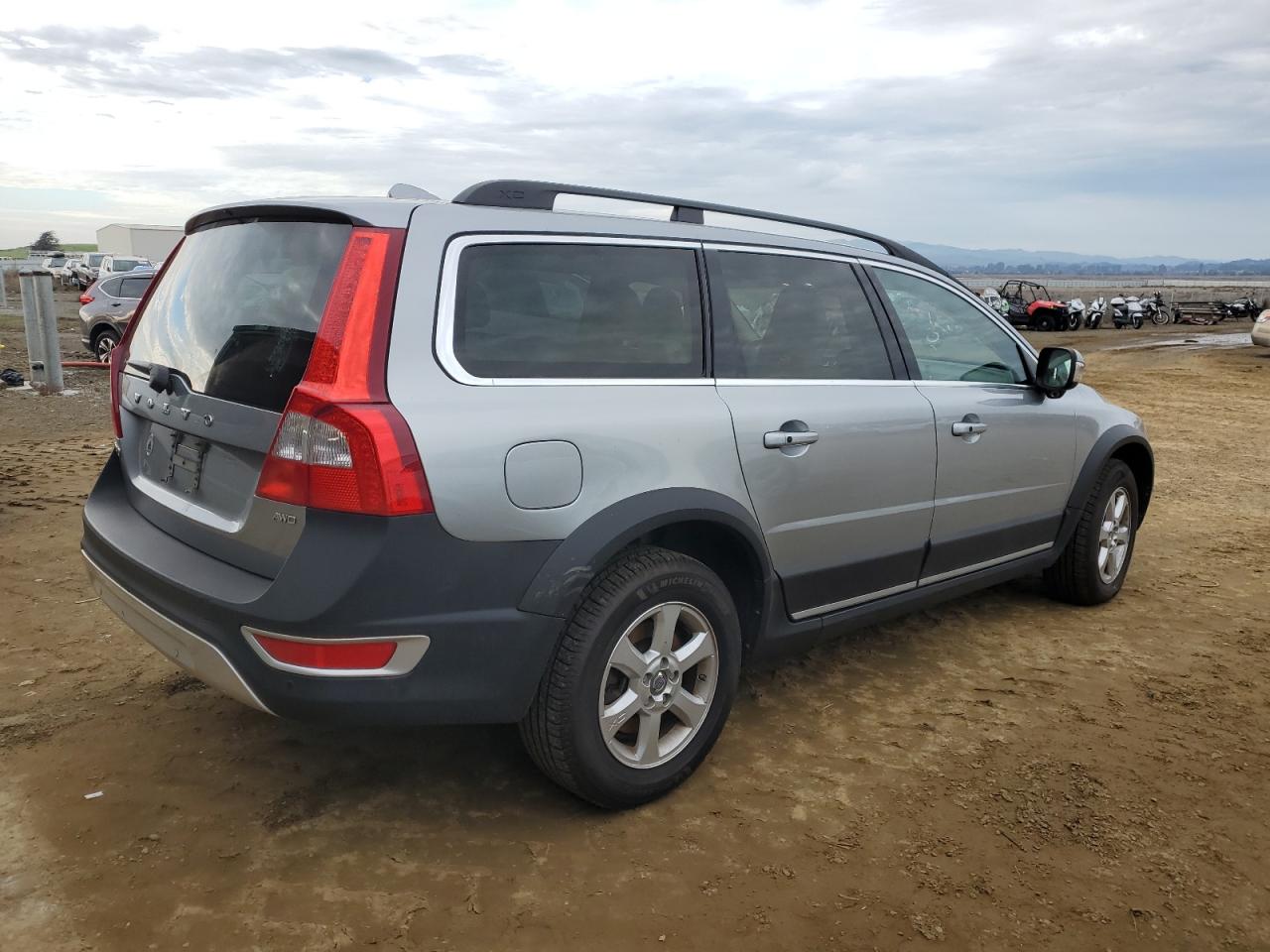 Lot #3031620817 2012 VOLVO XC70 3.2