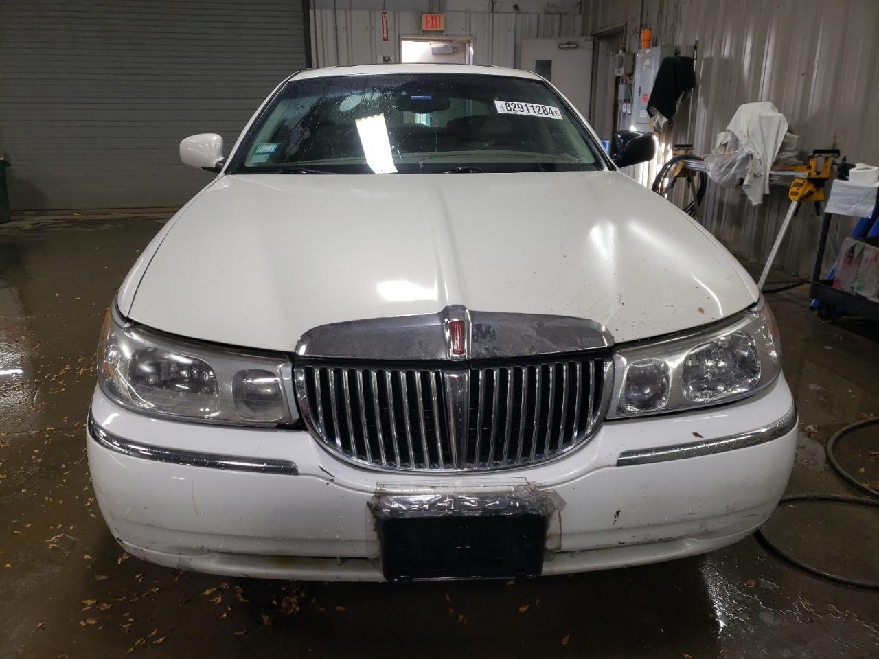 Lot #3045801627 2002 LINCOLN TOWN CAR S