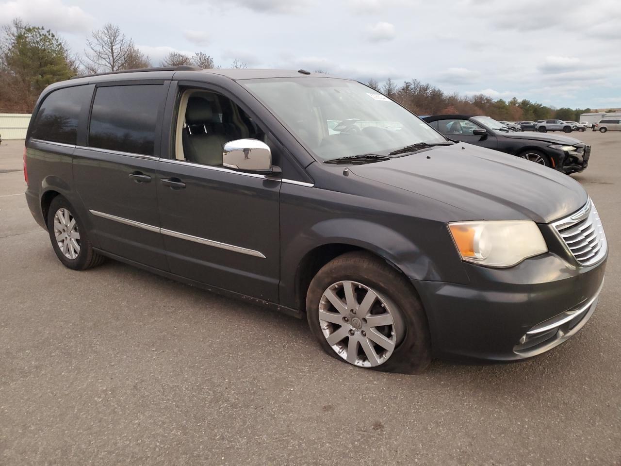 Lot #3029351775 2011 CHRYSLER TOWN & COU