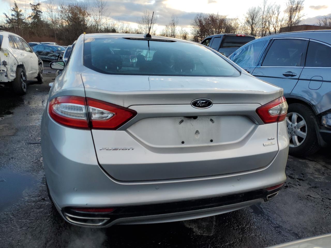 FORD FUSION SE