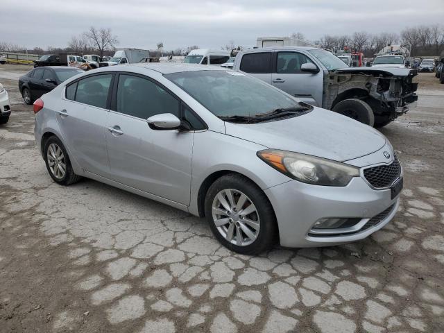 VIN KNAFX4A86F5351960 2015 KIA FORTE no.4