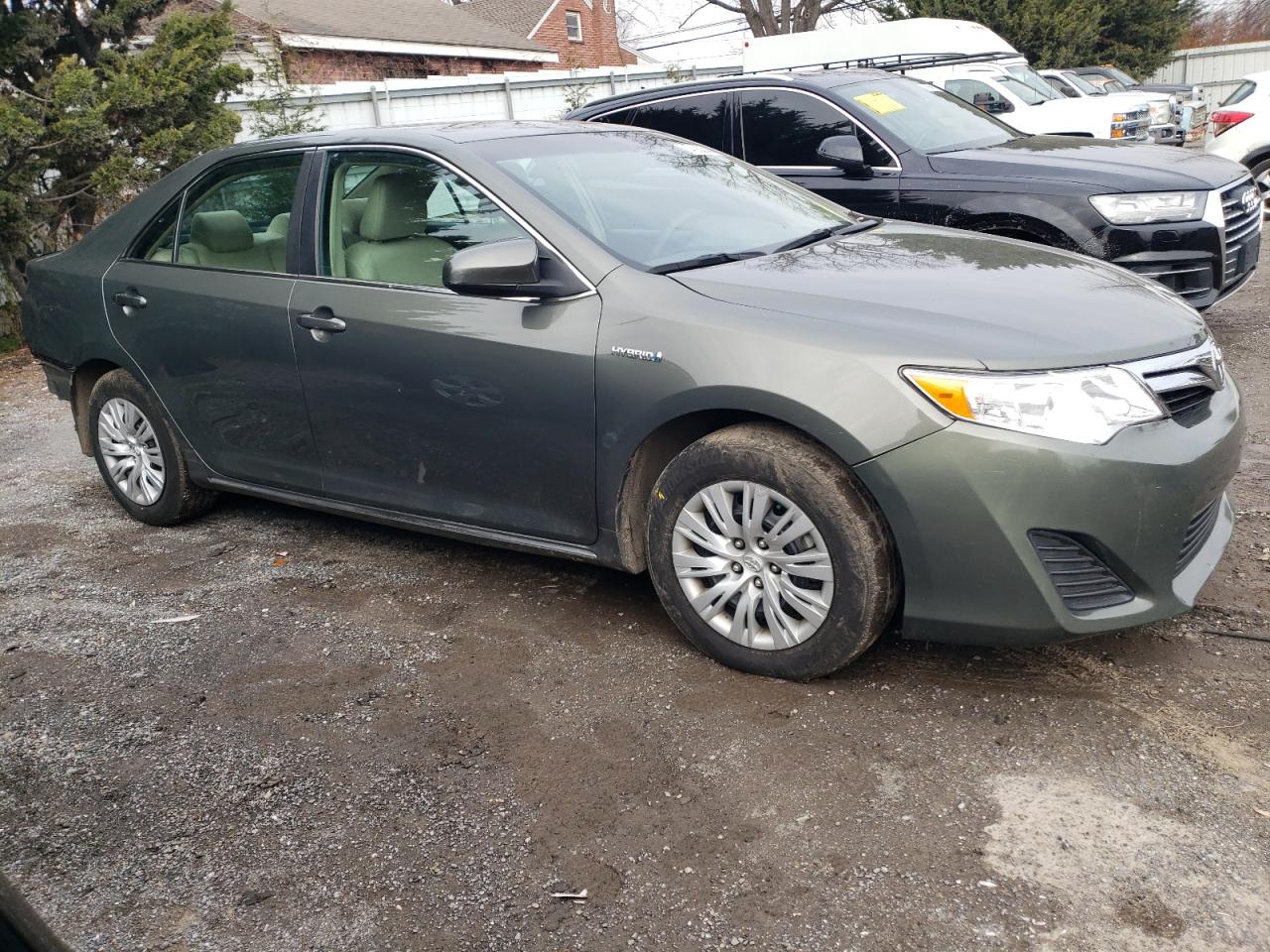 Lot #3027081781 2012 TOYOTA CAMRY HYBR