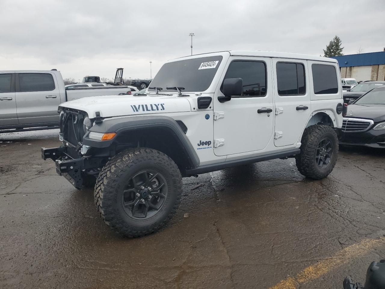  Salvage Jeep Wrangler