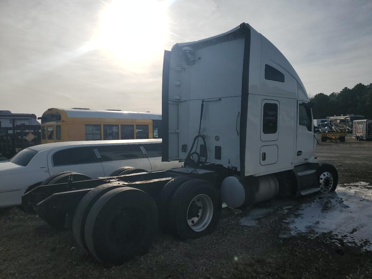 Lot #3037770250 2016 KENWORTH CONSTRUCTI