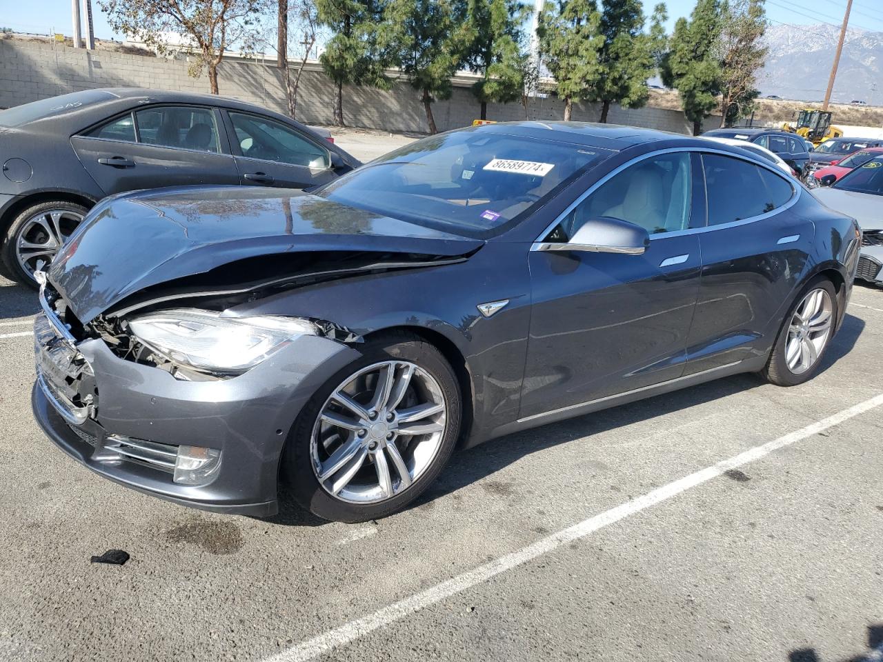 Lot #3044673223 2015 TESLA MODEL S