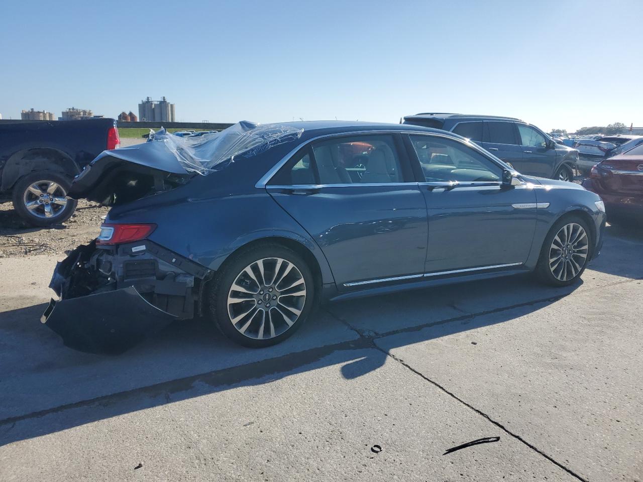 Lot #3049547692 2018 LINCOLN CONTINENTA