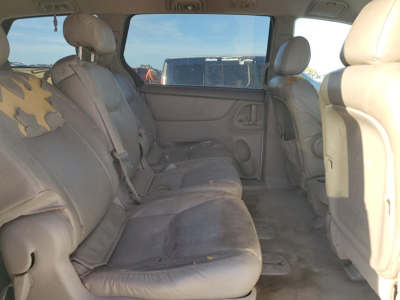 Lot #3029727690 2004 TOYOTA SIENNA CE