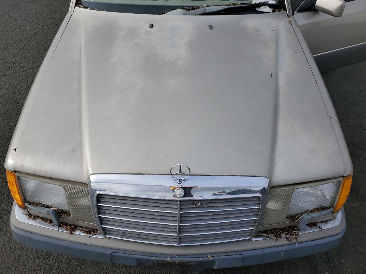 Lot #3036994748 1991 MERCEDES-BENZ 300 E