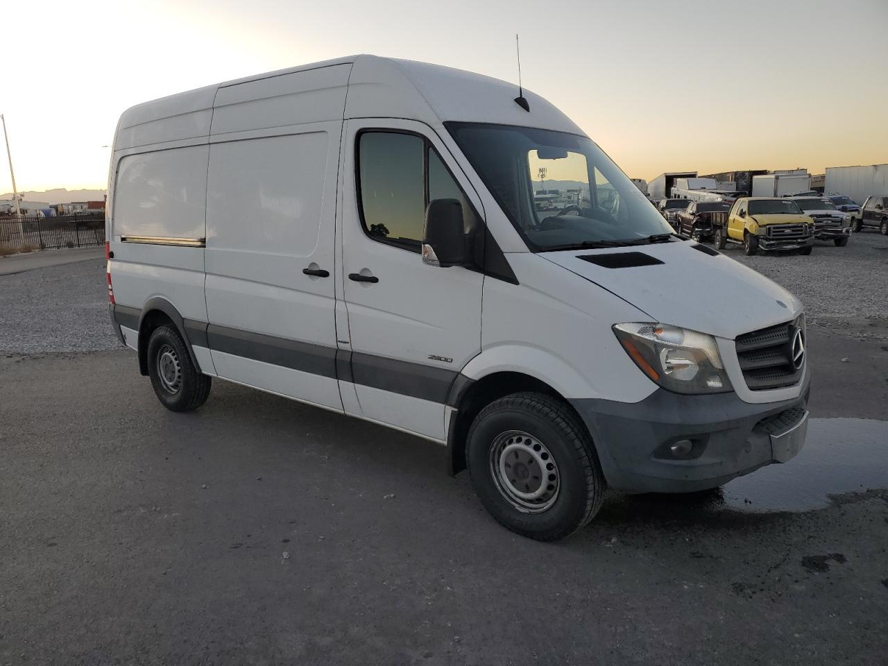 Lot #3024678598 2014 MERCEDES-BENZ SPRINTER 2