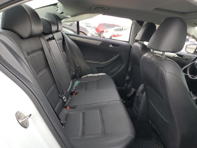 2018 VOLKSWAGEN JETTA SE - 3VWDB7AJ0JM206118