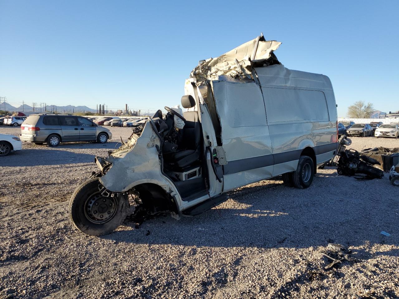  Salvage Mercedes-Benz Sprinter