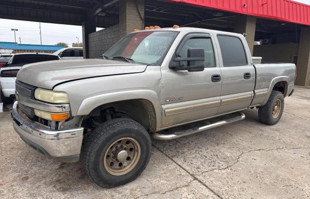 CHEVROLET SILVERADO 2002 gold crew pic diesel 1GCHC23192F221123 photo #3