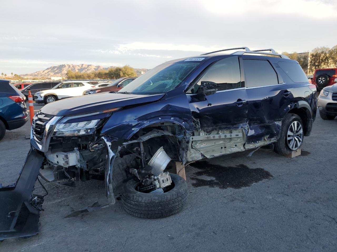  Salvage Nissan Pathfinder