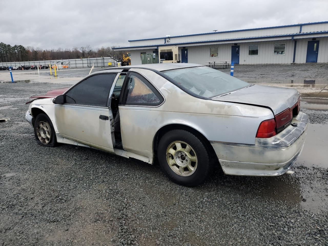 Lot #3026090154 1990 FORD THUNDERBIR