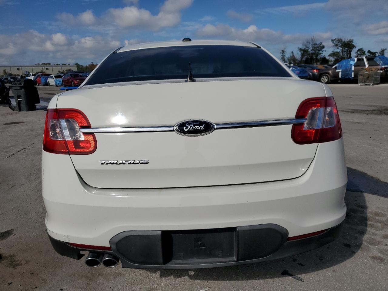 Lot #3031512818 2012 FORD TAURUS SE