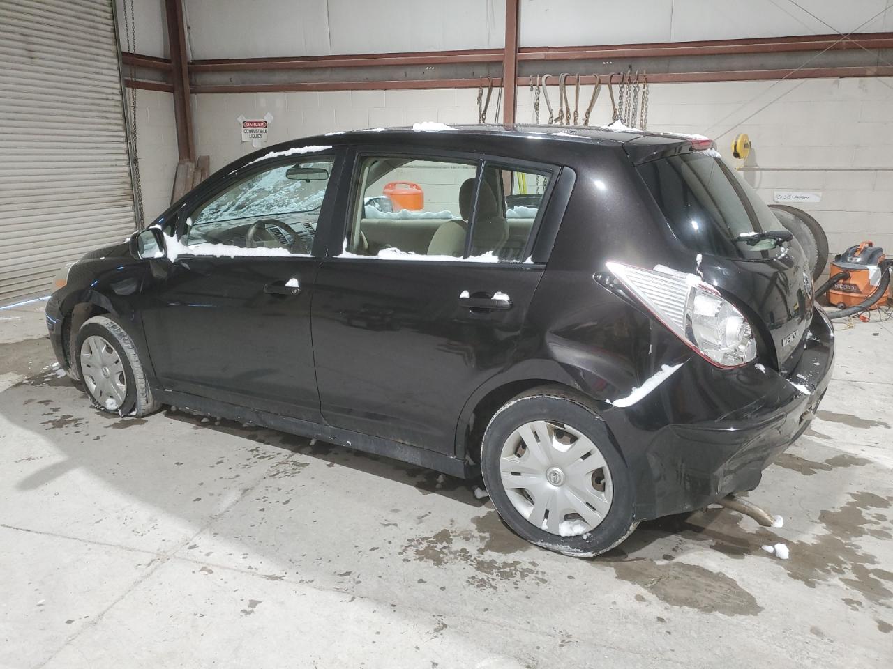 Lot #3029359713 2011 NISSAN VERSA S