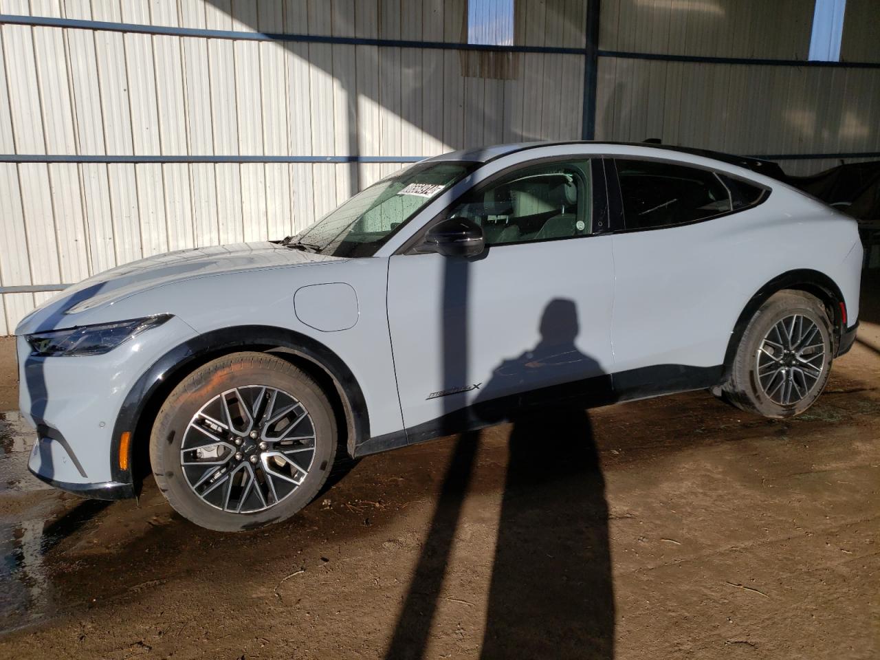  Salvage Ford Mustang