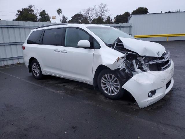 2015 TOYOTA SIENNA XLE - 5TDYK3DC1FS652182