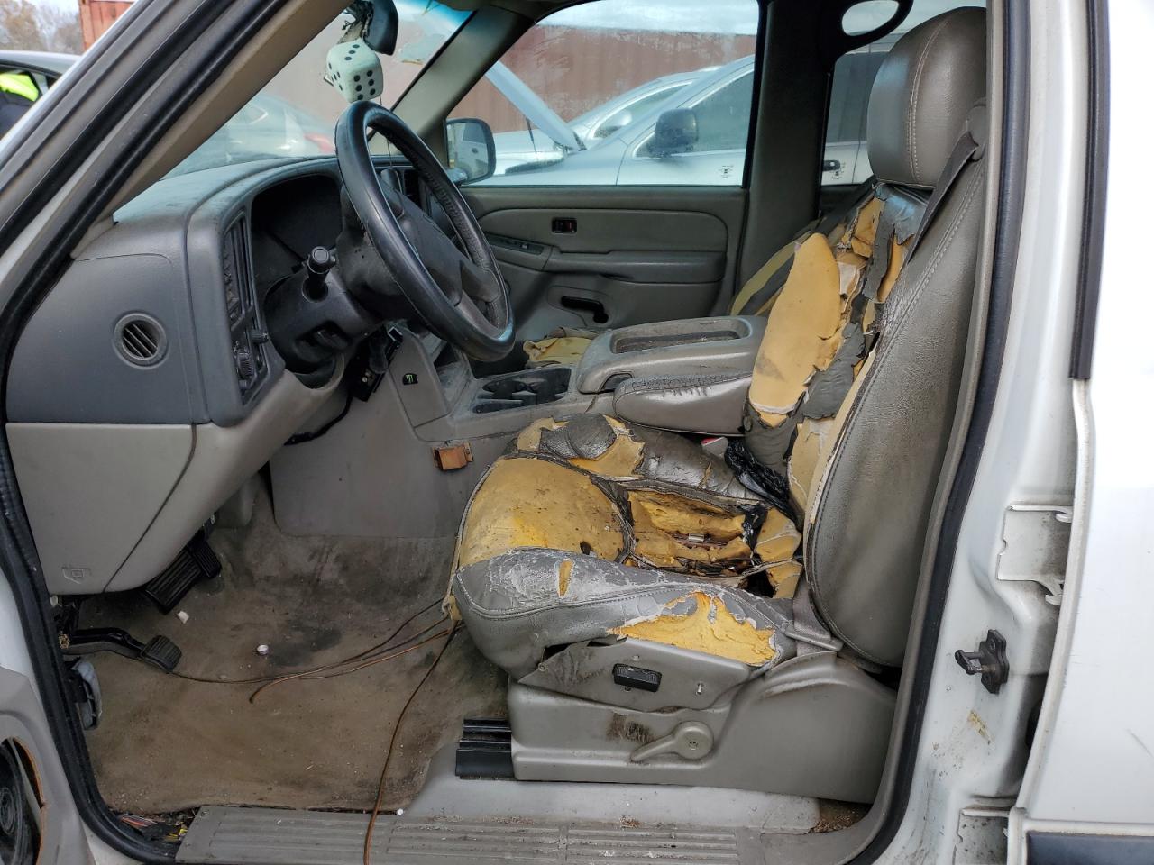 Lot #3030504468 2004 CHEVROLET SUBURBAN C