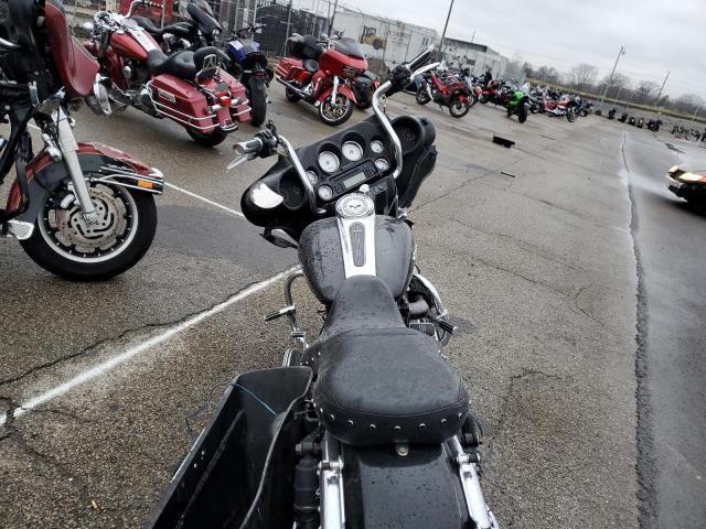 2010 HARLEY-DAVIDSON FLHX 1HD1KB412AB646075