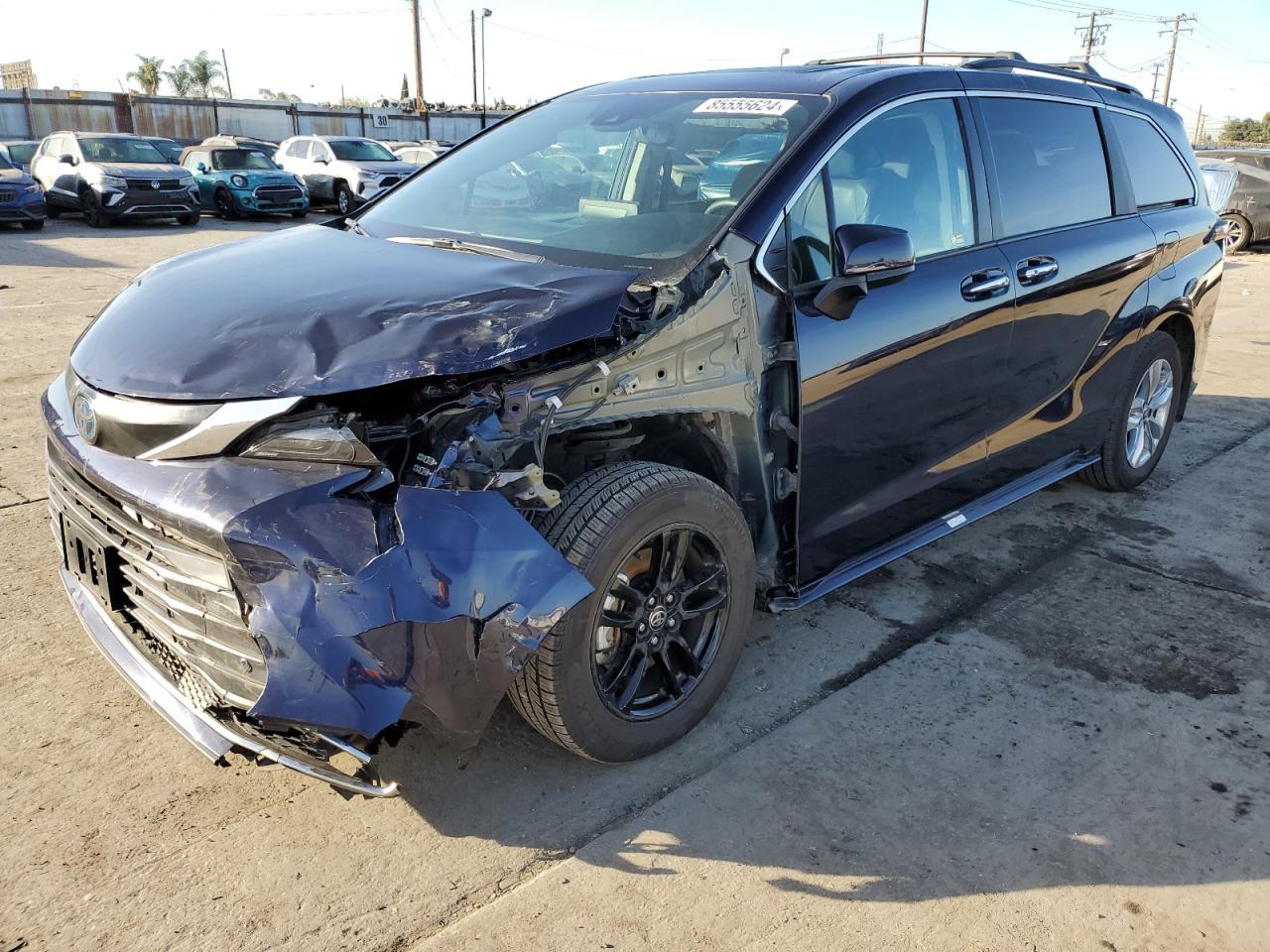 Lot #3026989779 2022 TOYOTA SIENNA XLE