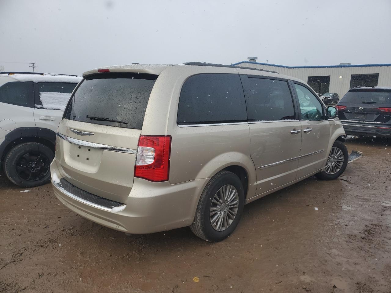 Lot #3033236821 2015 CHRYSLER TOWN & COU