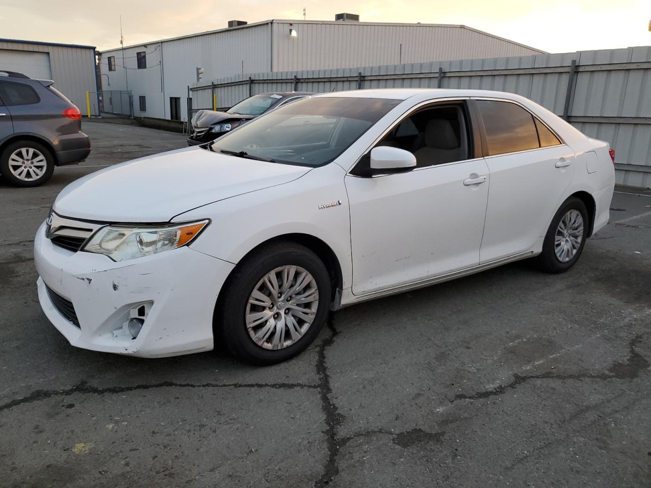 Lot #3041956199 2012 TOYOTA CAMRY HYBR