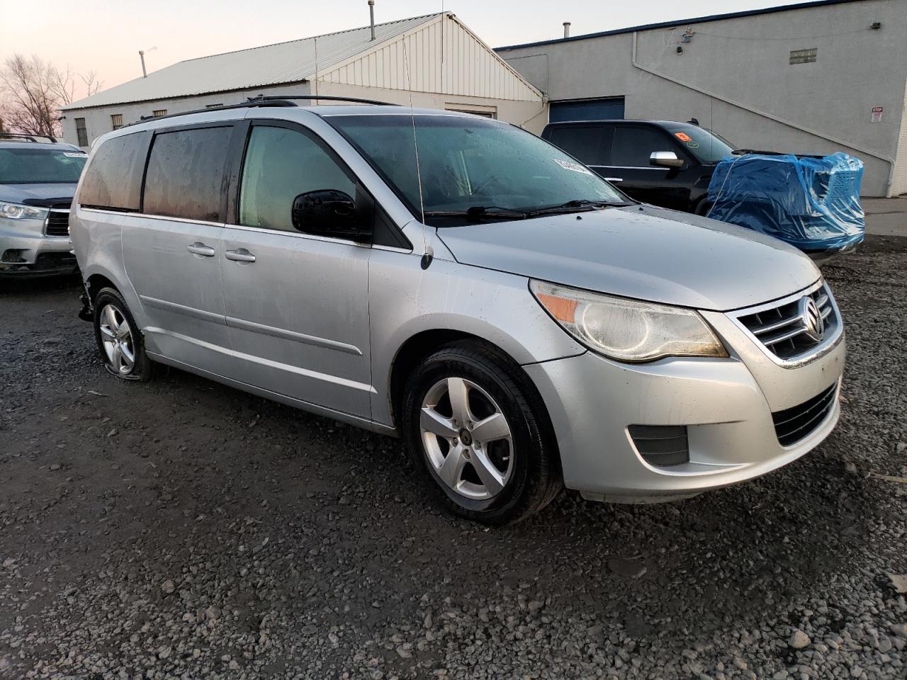 Lot #3044455731 2009 VOLKSWAGEN ROUTAN SEL